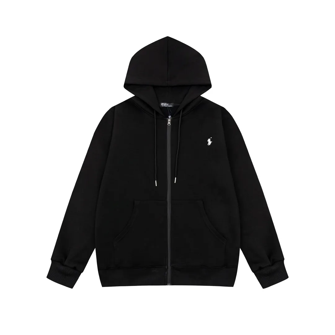 P240 Style No.: Y055 Ralph Lauren/Ralph Lauren pony embroidered zipper cardigan hooded sweatshirt. A one-of-a-kind sweatshirt for autumn and winter is here. You can wear it casually no matter how you wear it! ! This hooded sweatshirt is decorated with the simple style that represents Ralph Lauren and is paired with a pony embroidery pattern, which is three-dimensional and full! The solid color fabric paired with exquisite embroidery instantly sets it off! Hooded sports design, loose and casual fit! The overall texture is very strong! Through the pictures, we can feel the thickness and texture of custom-woven and dyed threads. The workmanship is exquisite. They are shipped from major foreign trade factories. They are all made by masters with many years of experience. Everything is of high standards and requirements! Simple and versatile model ~ Made of imported pique cotton fabric, which is super delicate and soft, close to the body without being tied. All fabrics and accessories are original custom-made and of high quality! Perfectly reflects the brand’s sense of superiority! Standard cut, comfortable stretch, unrestricted movement! Highly practical, high-end and classy! Versatile style ~ can be paired with jeans or jogging pants. Ideal for transitioning from your morning commute to weekend events! Tag, hanging particles, washed, packaging bag, full set of accessories, very good-looking, super exquisite workmanship, size: S-XL, color: navy, black, gray